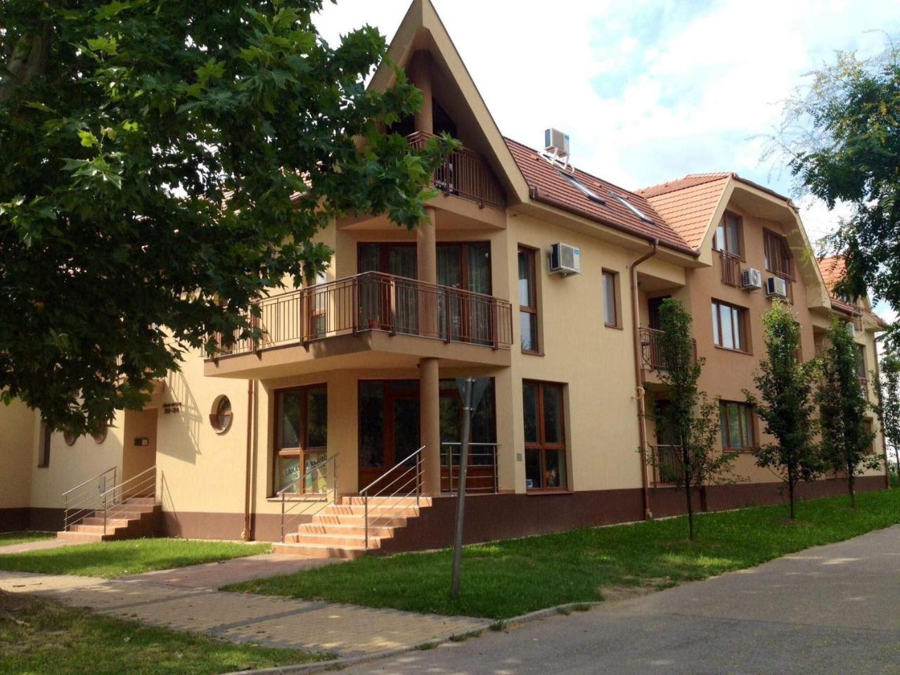 My Home Apartman Hajdúszoboszló Extérieur photo