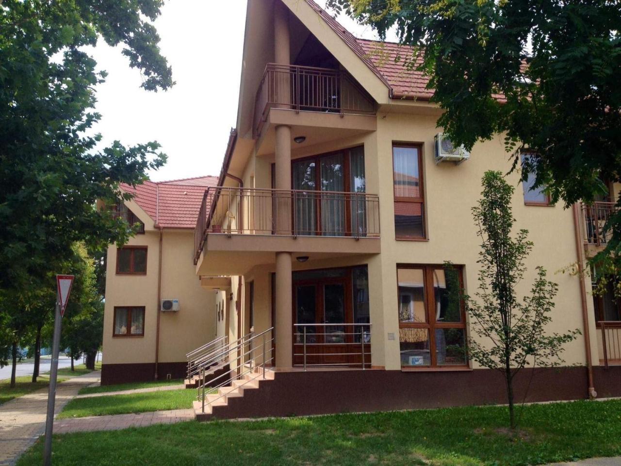 My Home Apartman Hajdúszoboszló Extérieur photo
